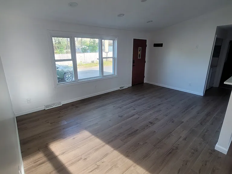 191 Shand Ave #1 — Photo 9