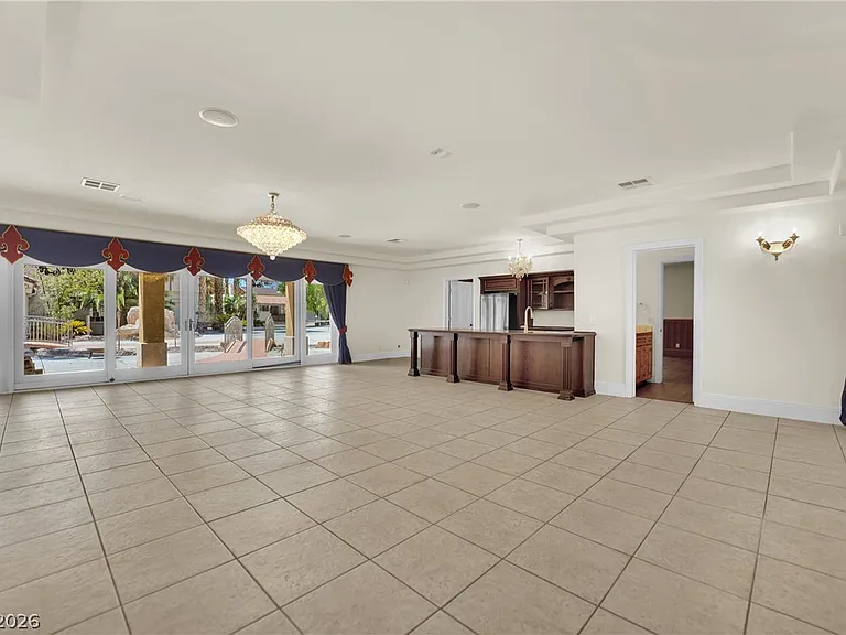 1250 Shadow Ln — Photo 6