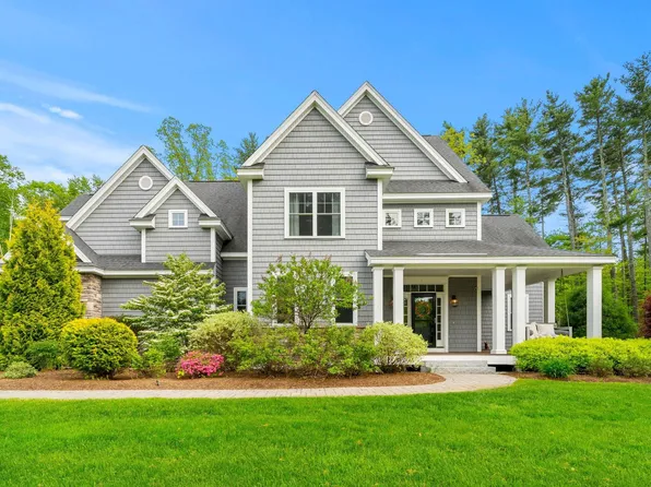 10 Lilac Court, Bedford, NH 03110