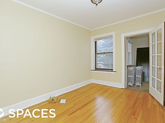 4th image of 2327 W Winnemac Ave #1E
