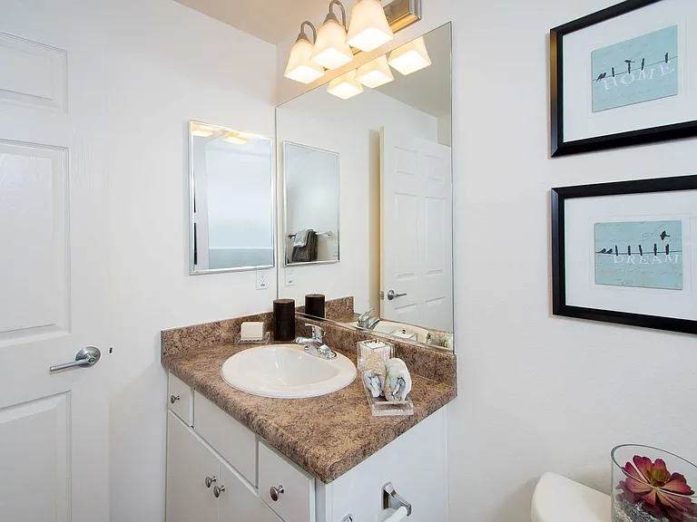 Avila Apartment Homes — Photo 47