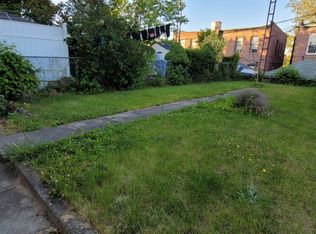 6829 76th St, Middle Village, NY 11379