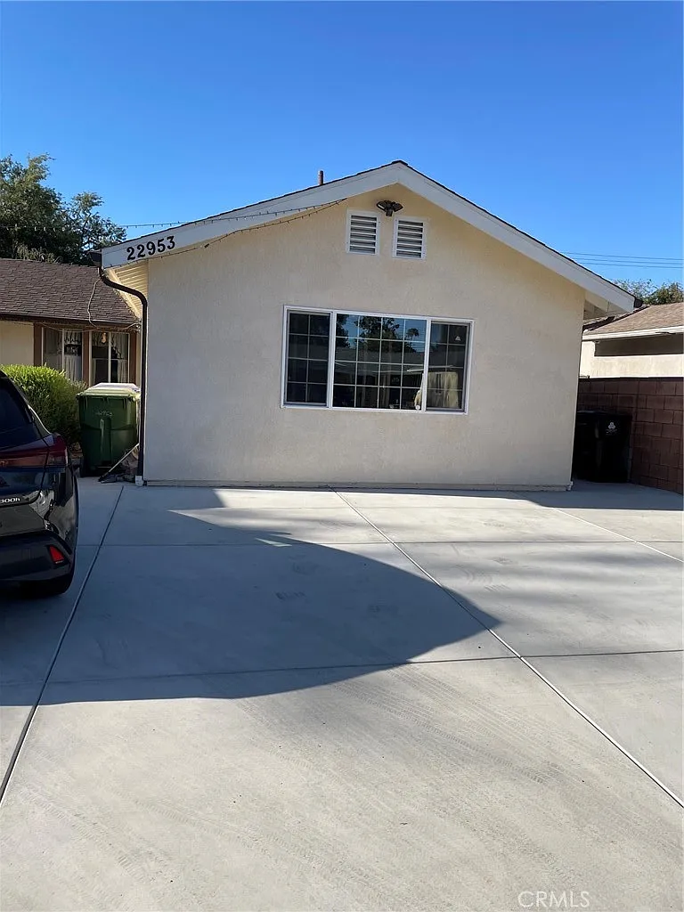 2 bed, 810 sqft, $2,800 — Photo 2