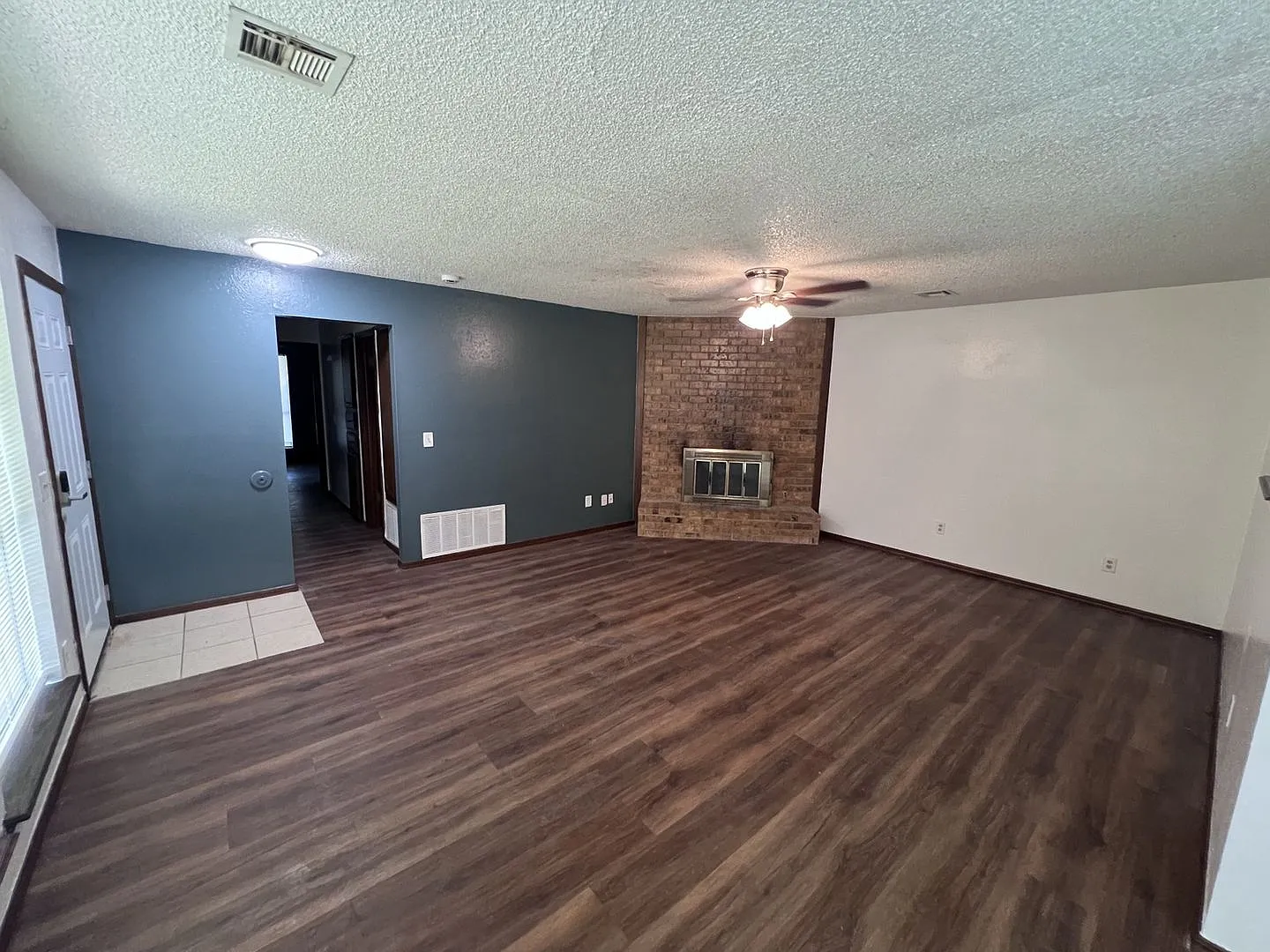 Charming 3BR Duplex in Midwest City — Photo 2