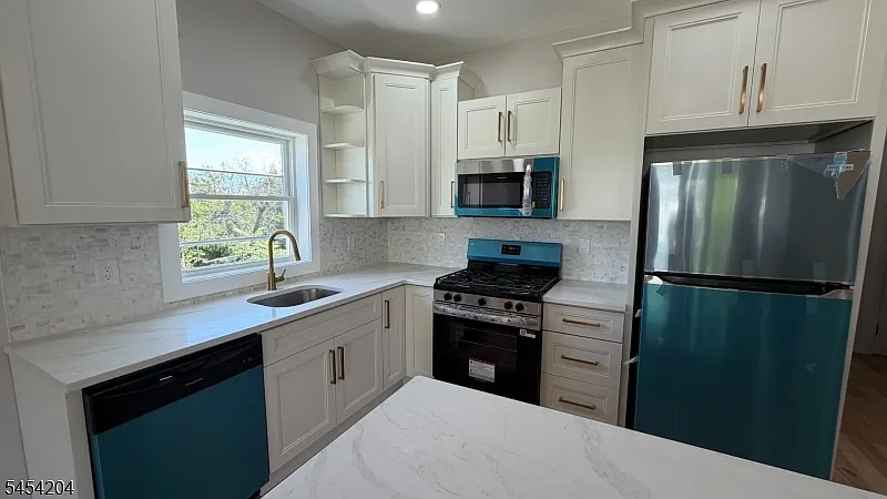 51 John Ryle Ave — Photo 2