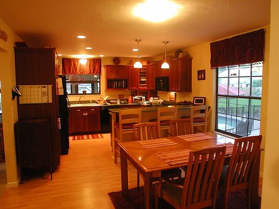 Kitchen with Breakfast Bar