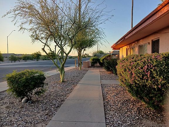 Front of Complex on Trekell Road
