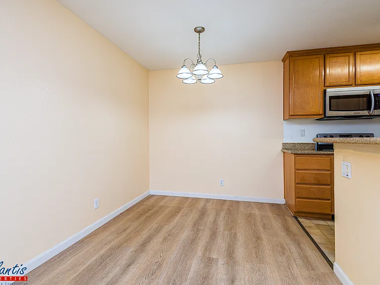 2750 Somerset Park Cir — Photo 4