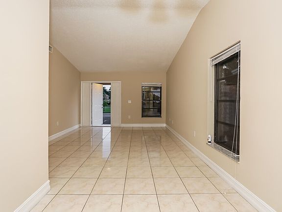 4th image of 4205 SW 137th Ct