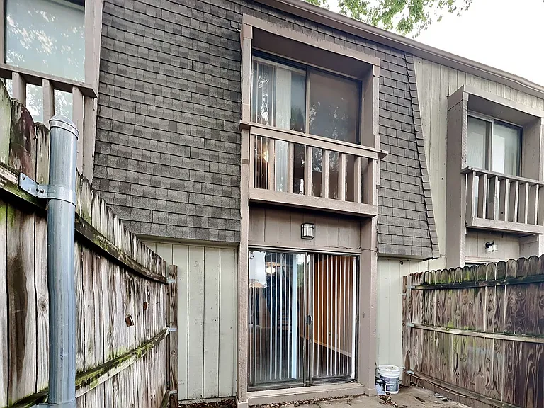 4900 El Campo Ave #6 — Photo 1