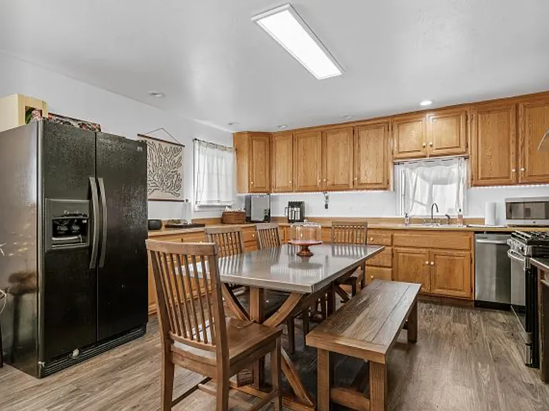 805 Cove Dr — Photo 10