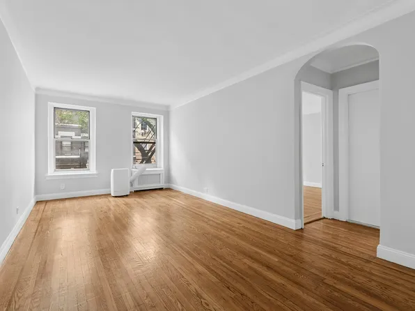 320 East 83rd Street 2B image 2 of 7