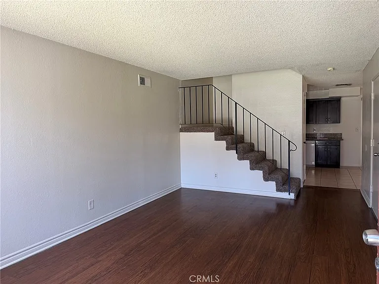 9303 1/2 Cedar St — Photo 2