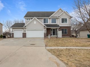 4585 Houck Dr, Pleasant Hill, IA 50327