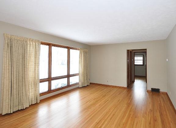 4th image of 7025 Ewing Ave N