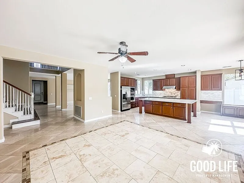 4 bed, 4.0 bath, 3535 sqft, $5,500 — Photo 4