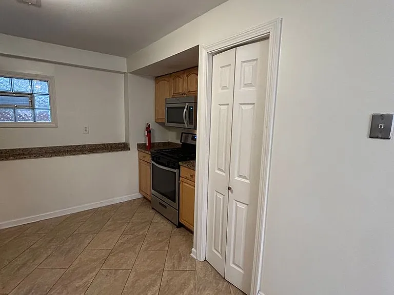 1505 W Huron St #G — Photo 6