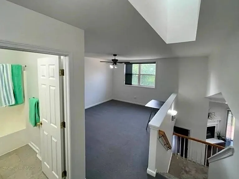 98 Harvard Rd — Photo 19