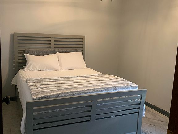 4th image of 90 Williams Ave #1