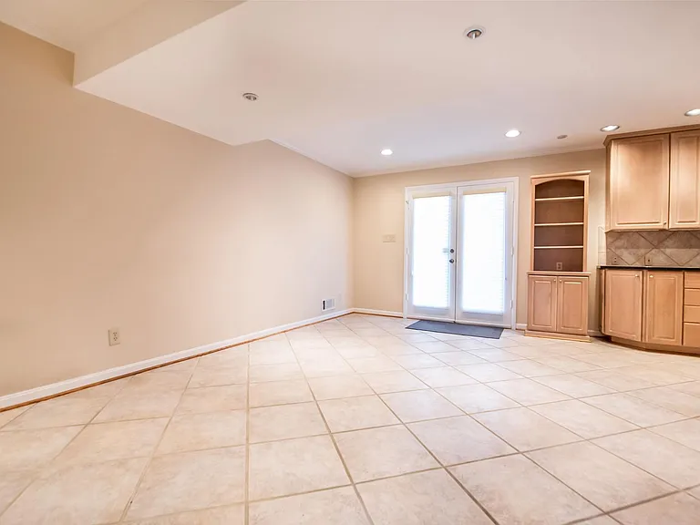 6226 Hardy Dr — Photo 12