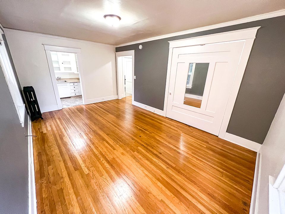1st image of 621 1st Ave #105