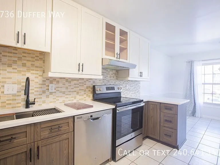 9736 Duffer Way — Photo 15