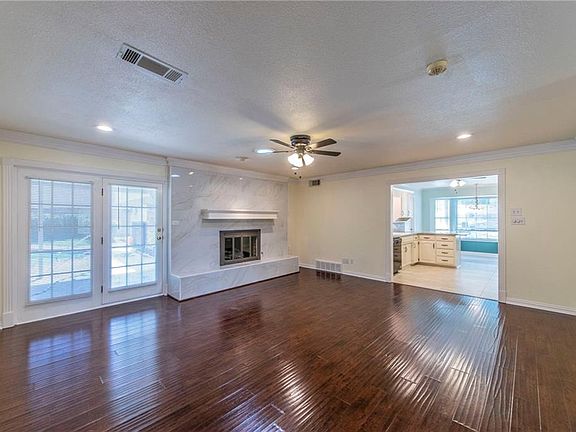 4th image of 6900 Corona Dr