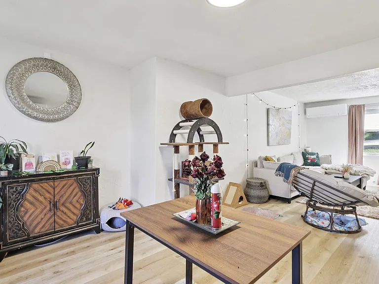 Charming 1, 2, and 3-Bedroom Townhomes in a Quiet Pittsburgh Neighborhood — Photo 71