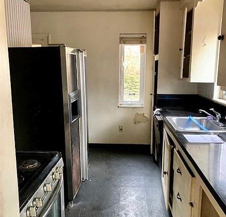 3rd image of 707 Gaywood Dr