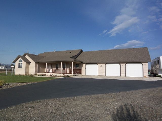 2080+/- sq. ft. home on 1 acre