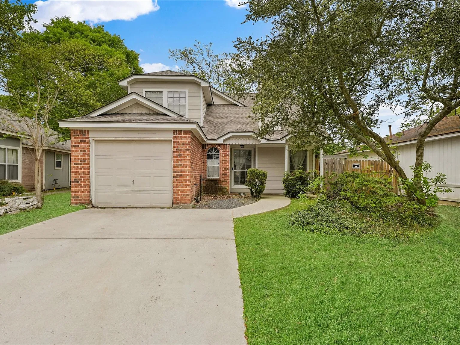 3 bed, 2.0 bath, 1234 sqft, $1,750 — Photo 1