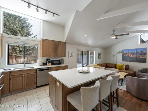 2055 Corner Creek Ln #312, Jackson, WY 83001