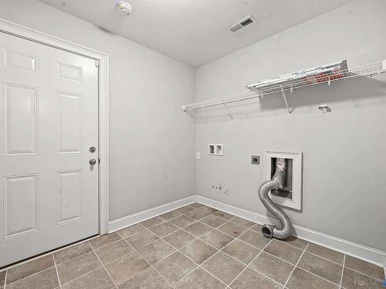 233 Dustin Ln NW — Photo 29