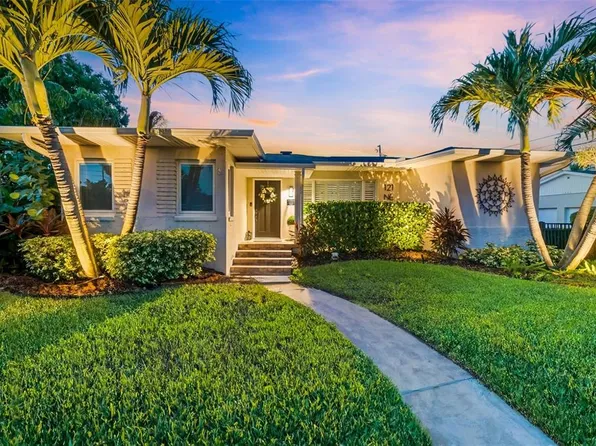 121 28th Ave NE, Saint Petersburg, FL 33704