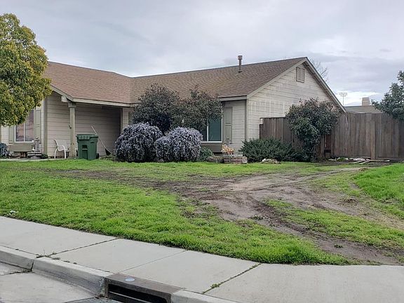 2nd image of 300 Entrada Dr