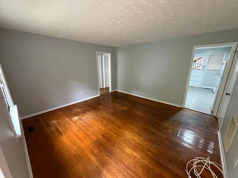 3328 Ellwood Ave.* — Photo 5