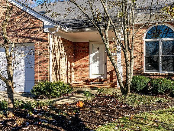 2nd image of 990 Wittshire Ln