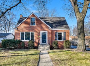 124 Indian Dr, Clarendon Hills, IL