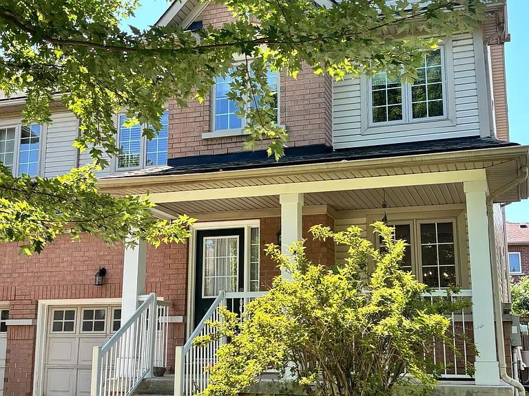 31 Robertson Rd — Photo 1