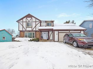 1791 Lockmere Dr SE, Kentwood, MI 49508