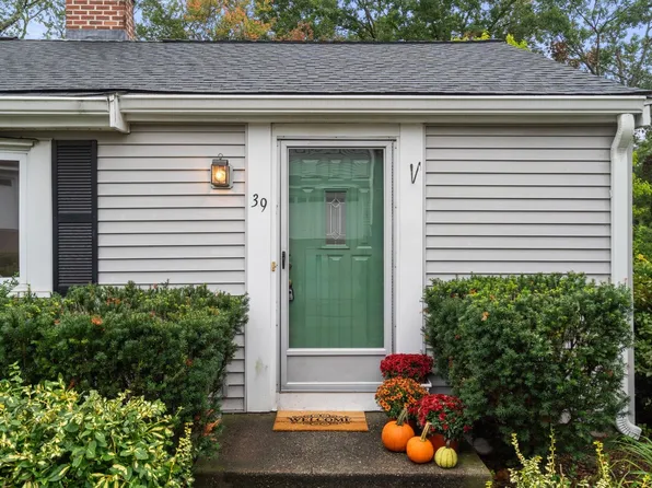39 Henry St, Winchester, MA 01890
