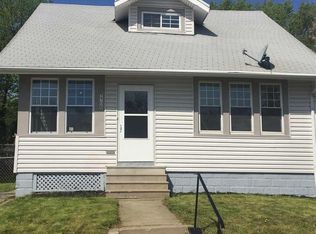 2706 N 49th St, Omaha, NE 68104