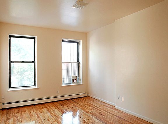 4th image of 806 Rogers Ave APT 2