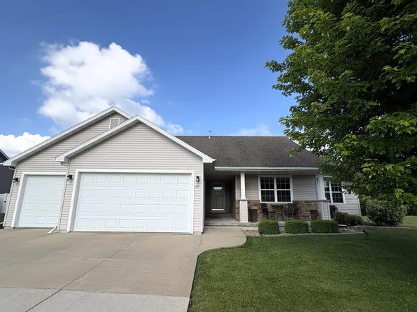 1578 Lone Oak Dr, Neenah, WI 54956