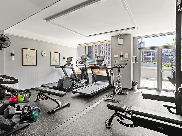 225 W 60th St #14A — Photo 7