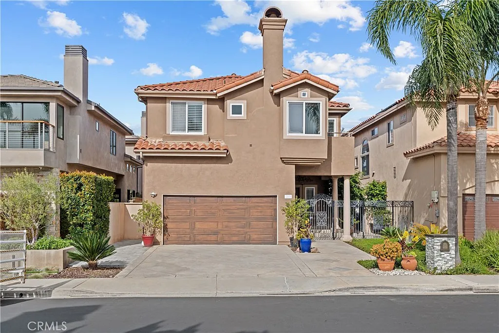 4 bed, 2.5 bath, 2826 sqft, $7,500 — Photo 1