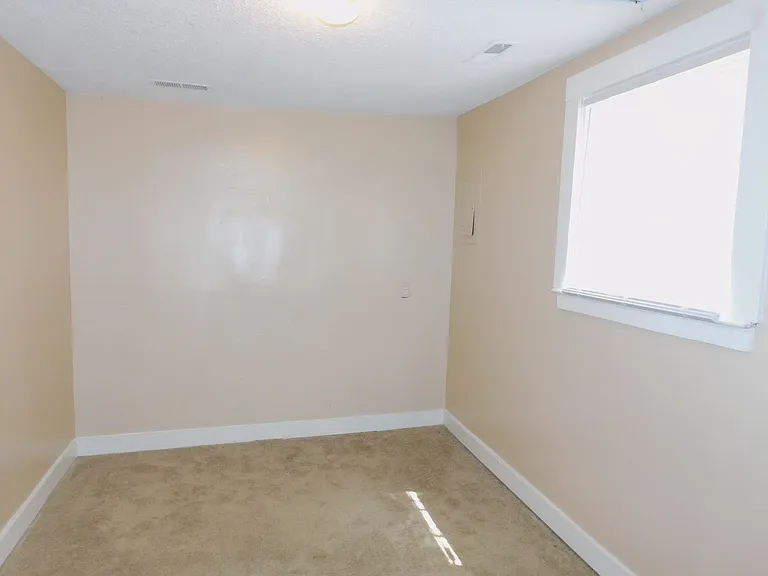 618 Glencoe St — Photo 12
