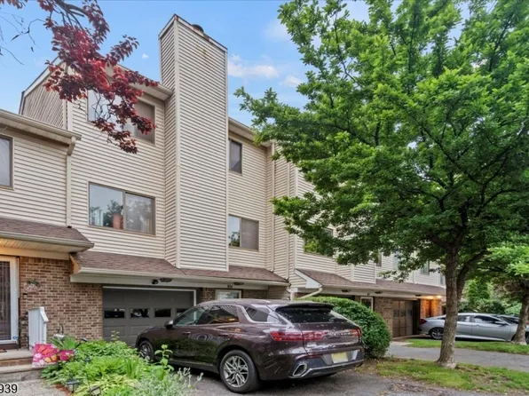 804 Orchard Meadows Dr, Union Twp., NJ 07083