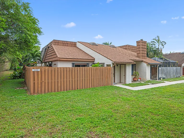 4163 Palm Bay Cir #C — Photo 16