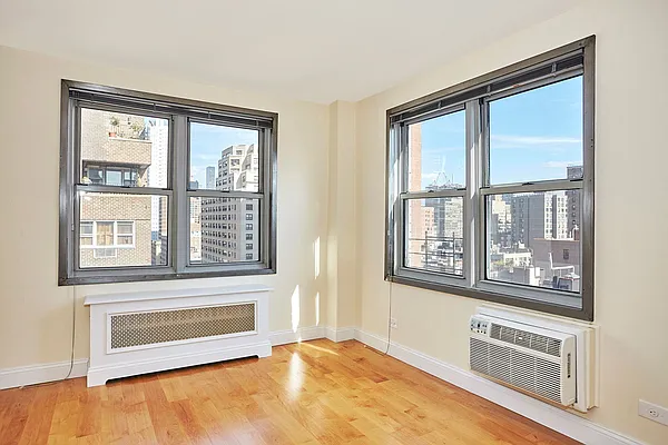 Sold by Nest Seekers International | media 7